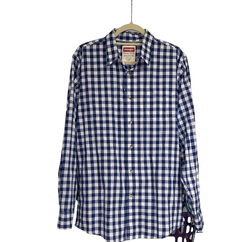 Wrangler button down shirt long sleeve regular fit premium quality Sz Medium